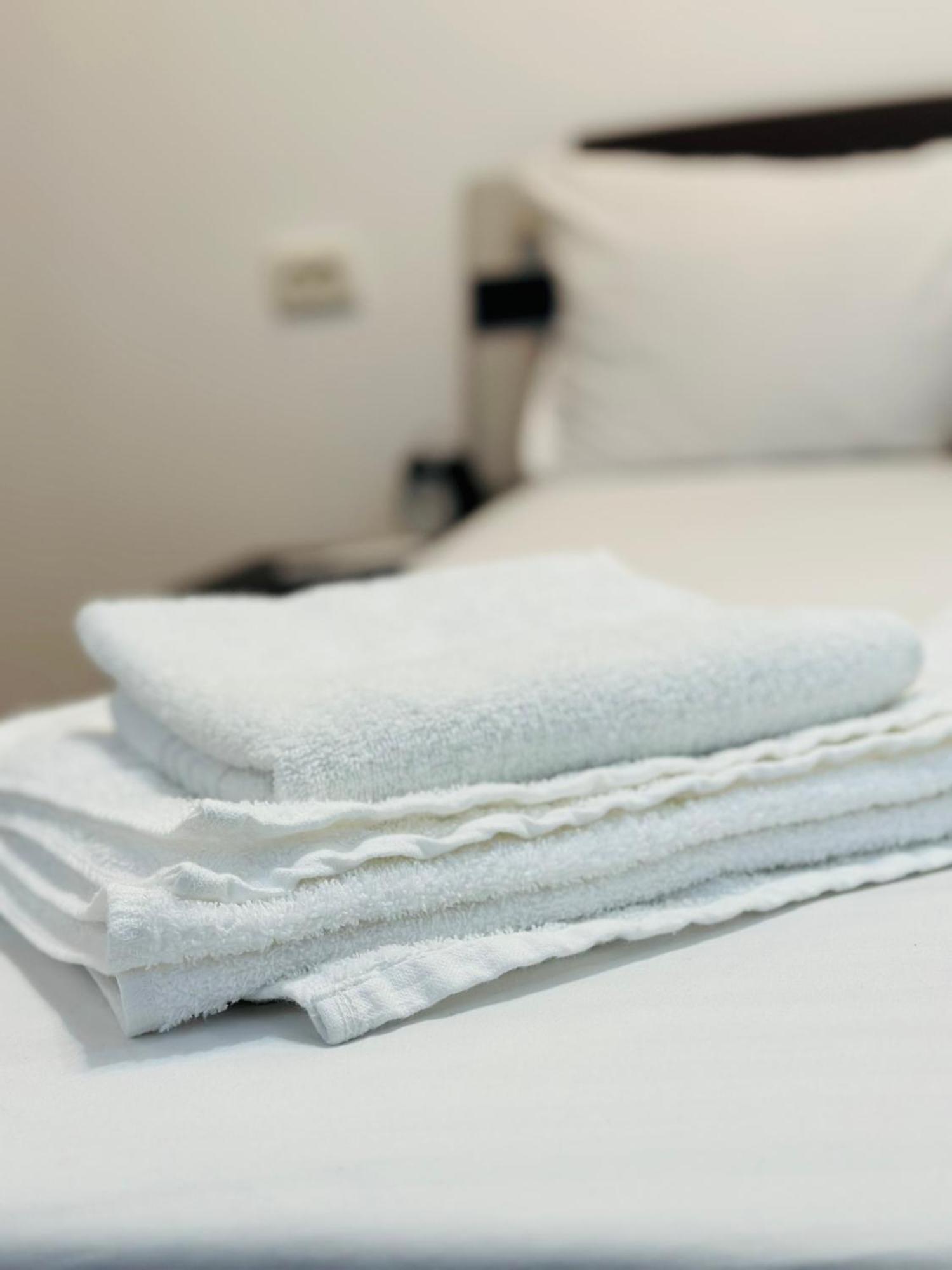 Chic Comfort 1Bdr With Landmark View - Concerthall Bucharest Luaran gambar