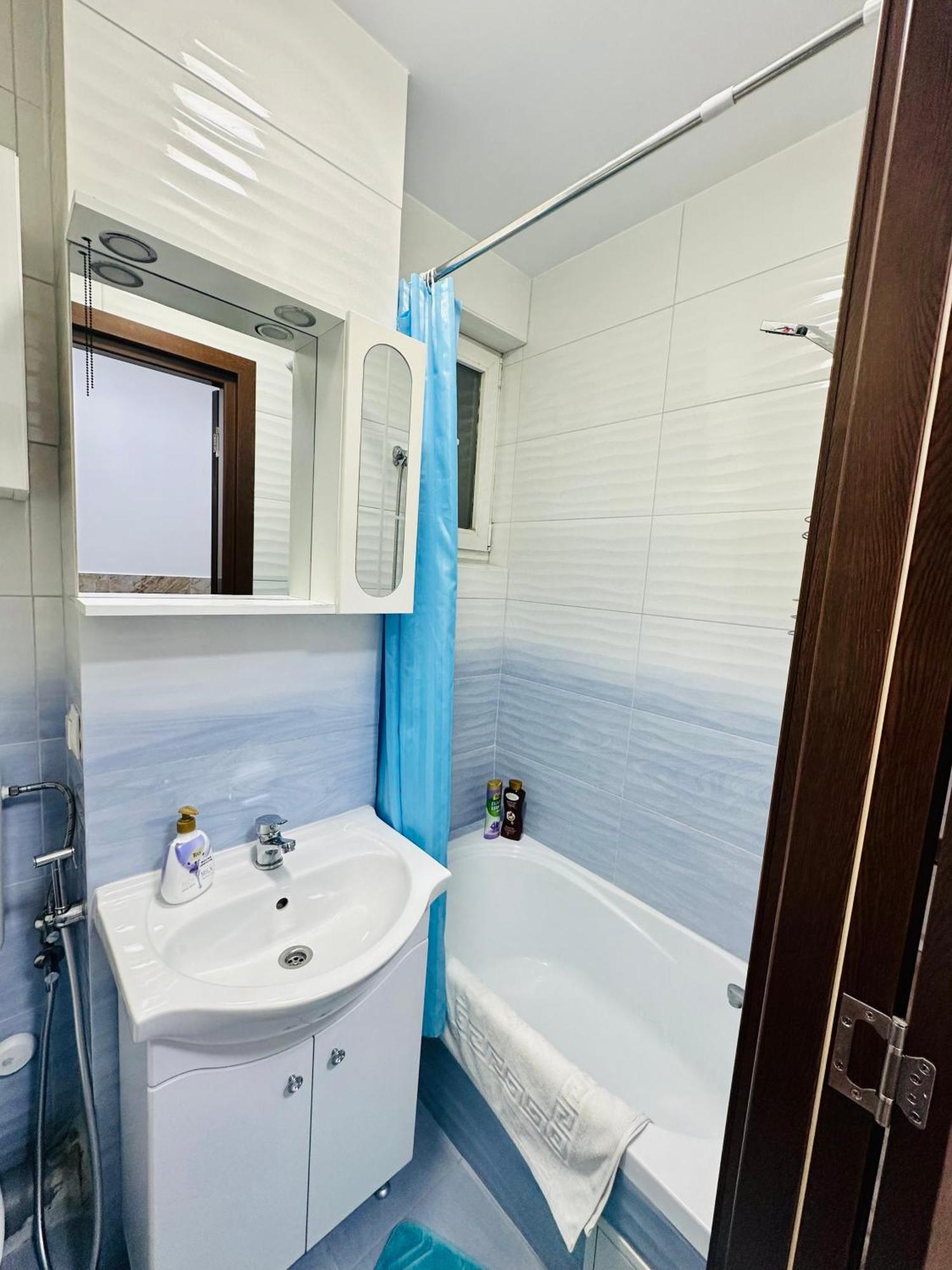 Chic Comfort 1Bdr With Landmark View - Concerthall Bucharest Luaran gambar