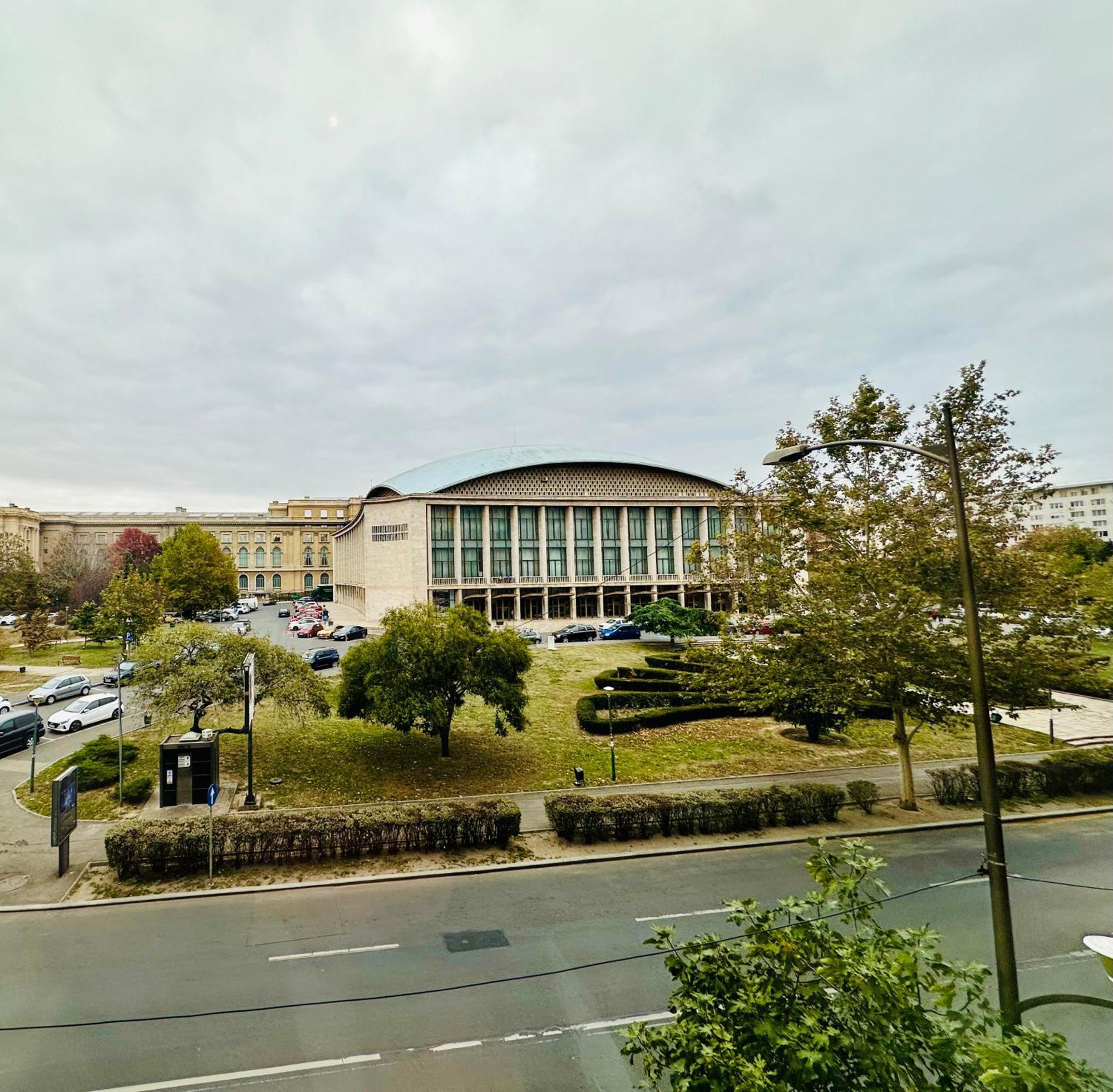 Chic Comfort 1Bdr With Landmark View - Concerthall Bucharest Luaran gambar