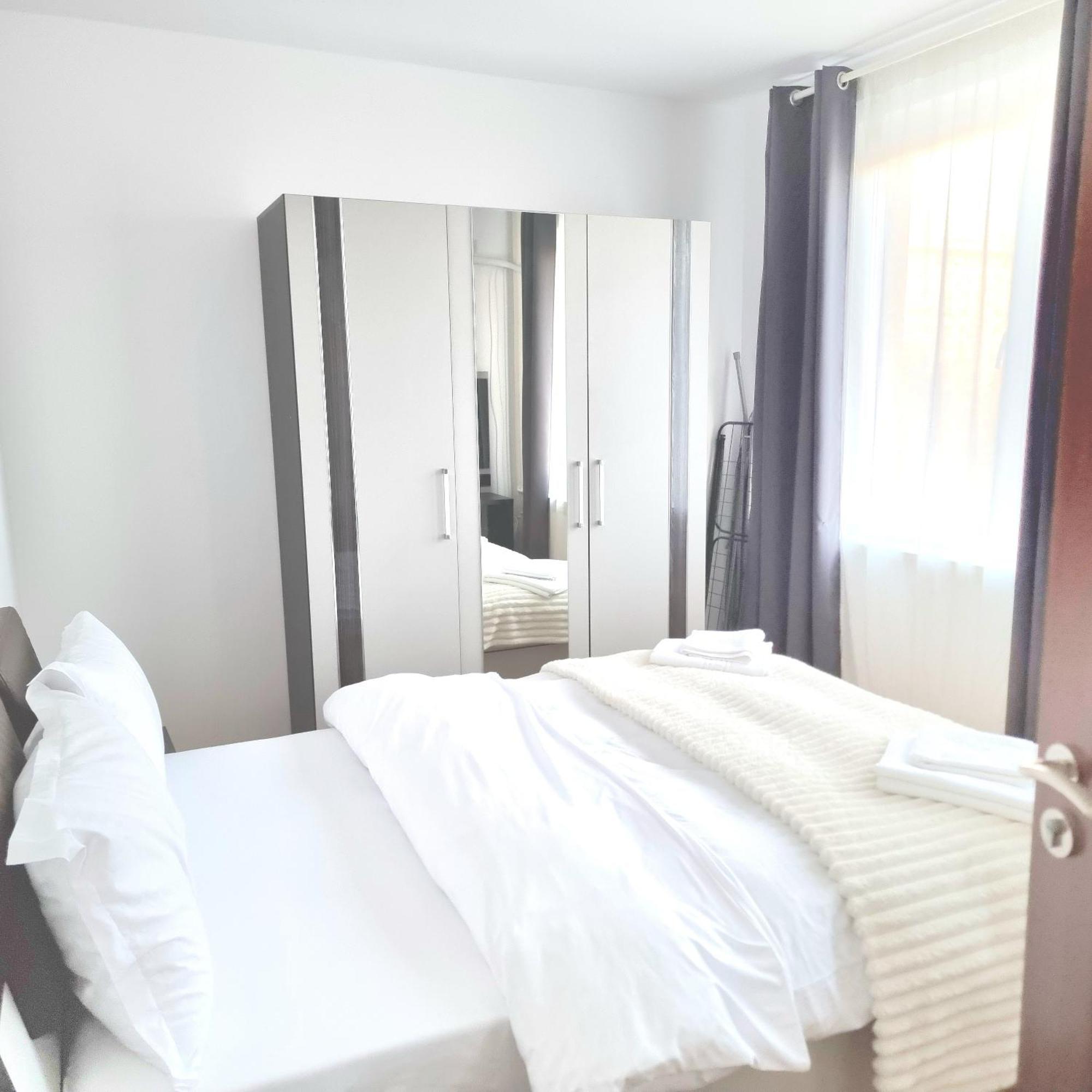 Chic Comfort 1Bdr With Landmark View - Concerthall Bucharest Luaran gambar