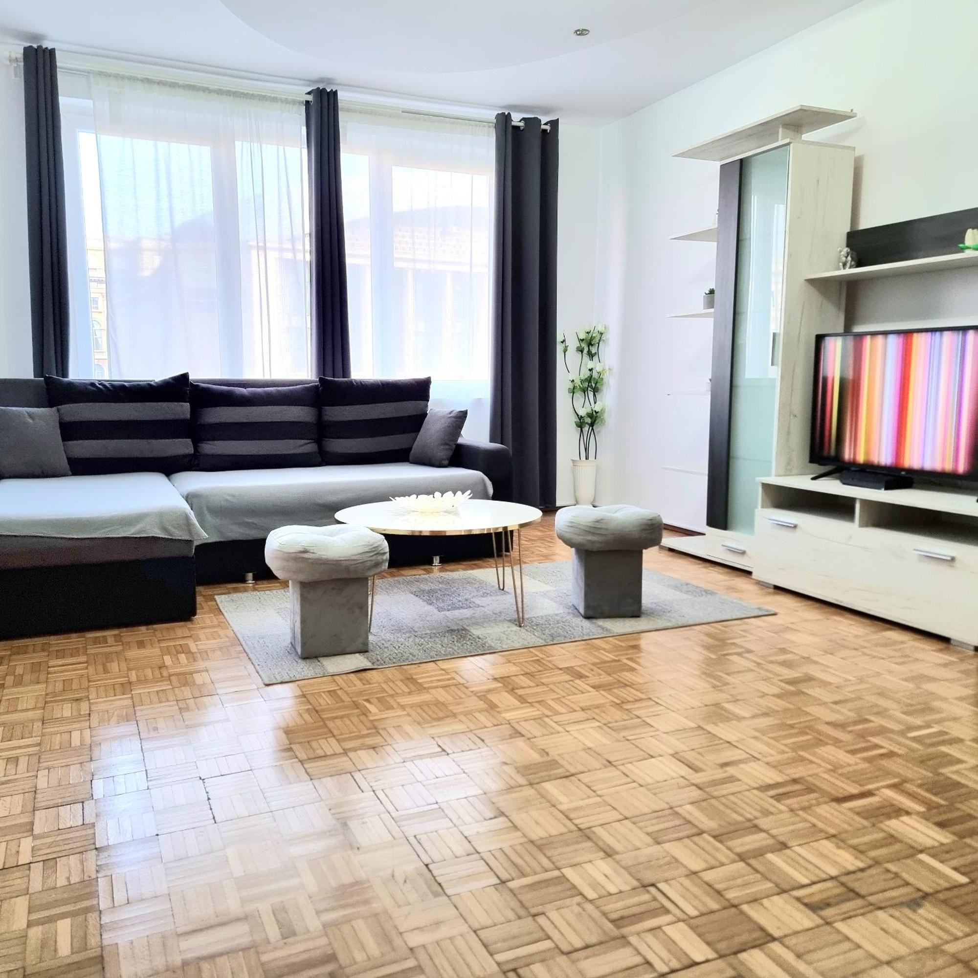Chic Comfort 1Bdr With Landmark View - Concerthall Bucharest Luaran gambar