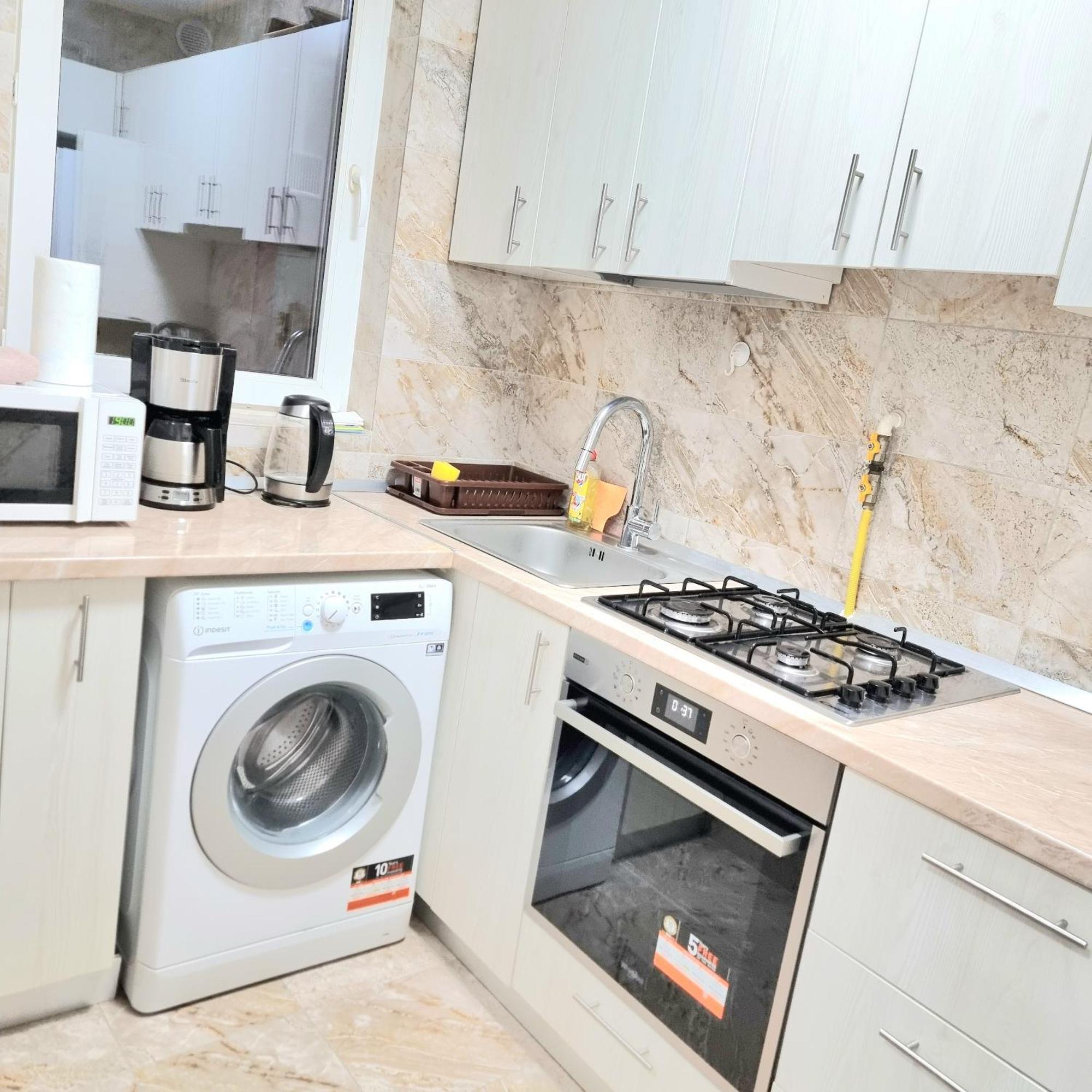 Chic Comfort 1Bdr With Landmark View - Concerthall Bucharest Luaran gambar
