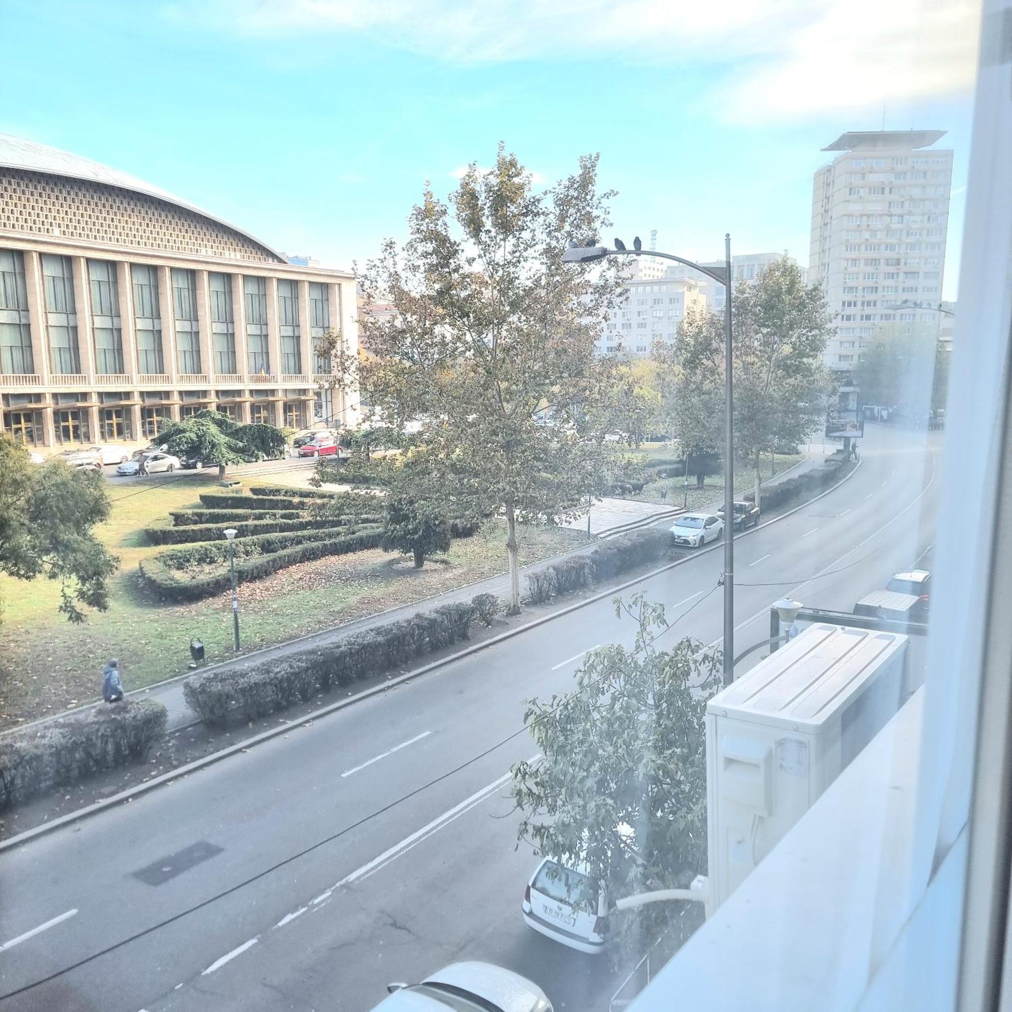 Chic Comfort 1Bdr With Landmark View - Concerthall Bucharest Luaran gambar