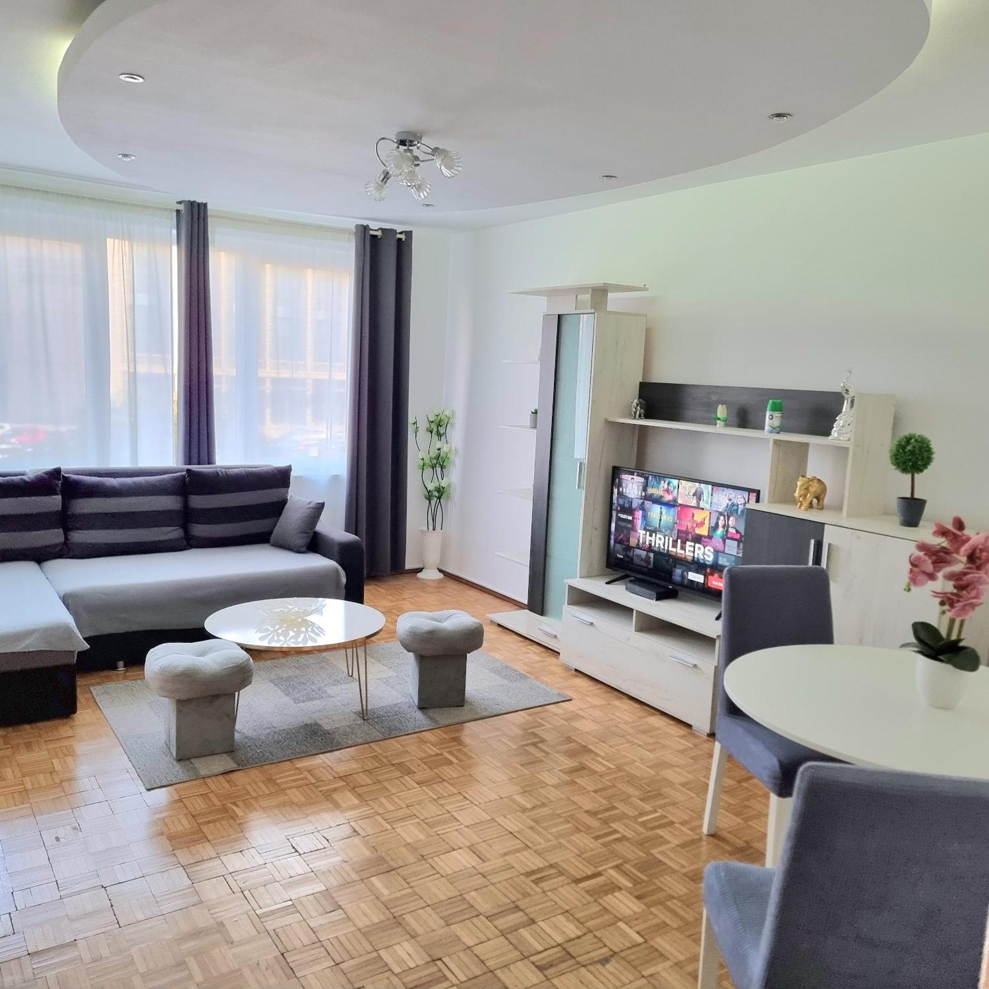 Chic Comfort 1Bdr With Landmark View - Concerthall Bucharest Luaran gambar